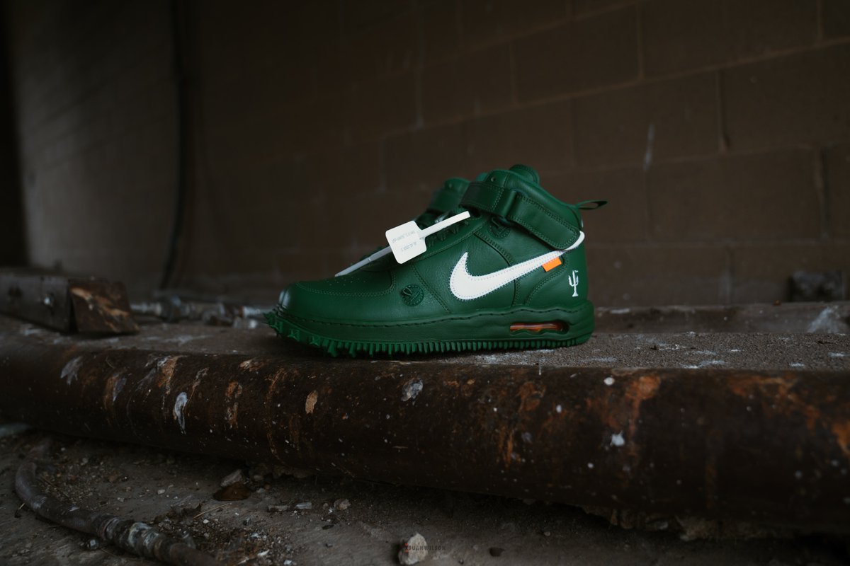 SNKR_TWITR on Twitter "RT x_juanwilson Painting midsoles is tricky