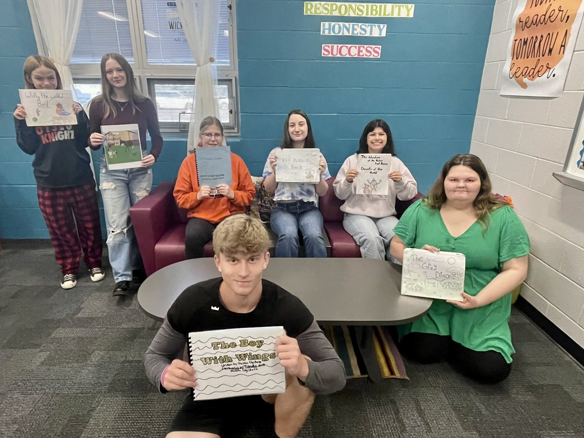 TeenTeacherLA's tweet photo. Check out these brand-new children’s book authors (minus one). All but two of these students even illustrated their books as well!!! We are ready and excited to read to the OES students next week! 📚#CreativeWritingKrupp #YoungAuthors https://t.co/BlbB0gqmlf