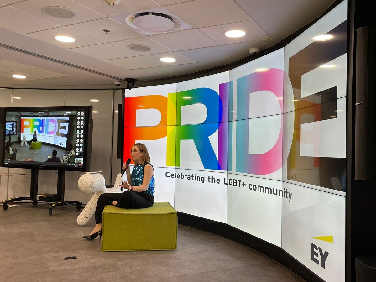 EYMexico's tweet photo. .@PamCerdeira, periodista, conductora en MVS Noticias y cofundadora de Opinión 51, compartió en #EYMéxico experiencias  como aliada y líder de opinión en el marco del Día Internacional contra la Homofobia, Bifobia y Transfobia. #UnityTalks #IDAHOT https://t.co/c4tqisMHwU