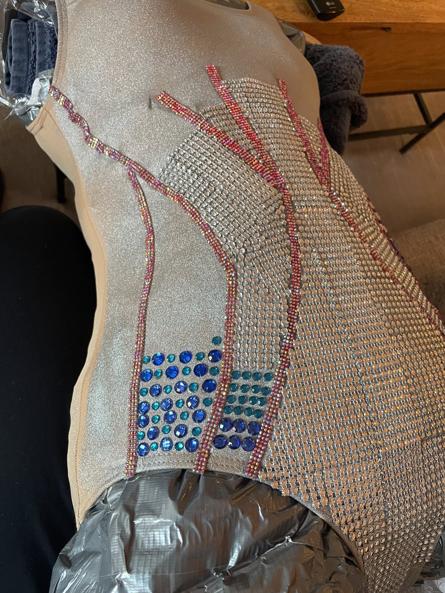 miche_a12's tweet photo. Making progress on side 2! #TSErasTour https://t.co/B62KJeFaEM