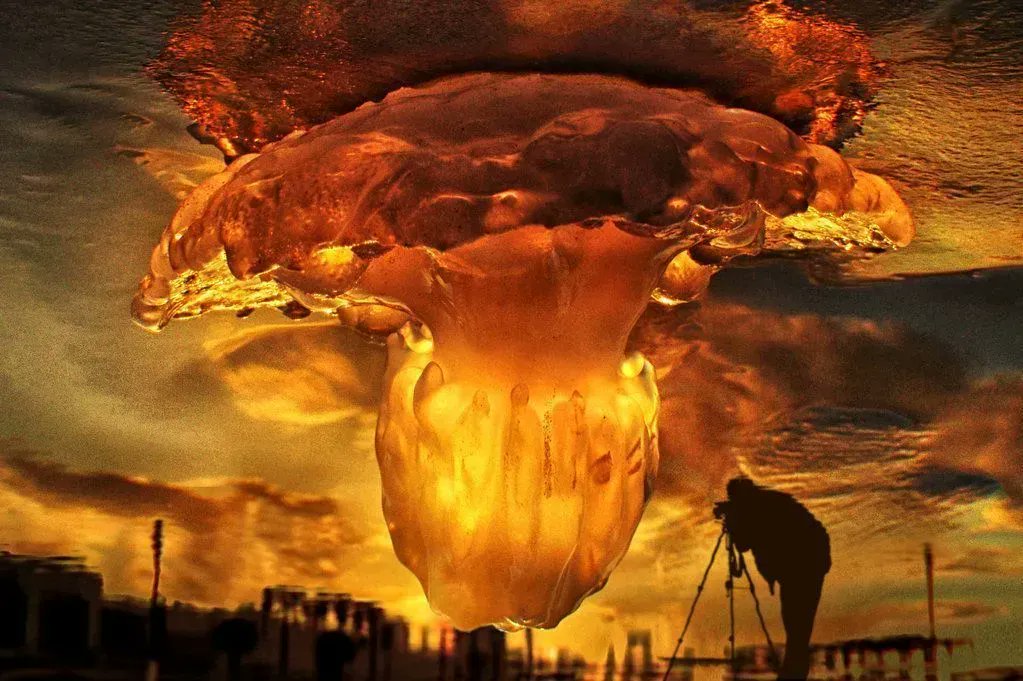 “A science fiction writer should try to combine the intimately human with the grandly cosmic.”
-Robert J Sawyer
#writing
Ahermin