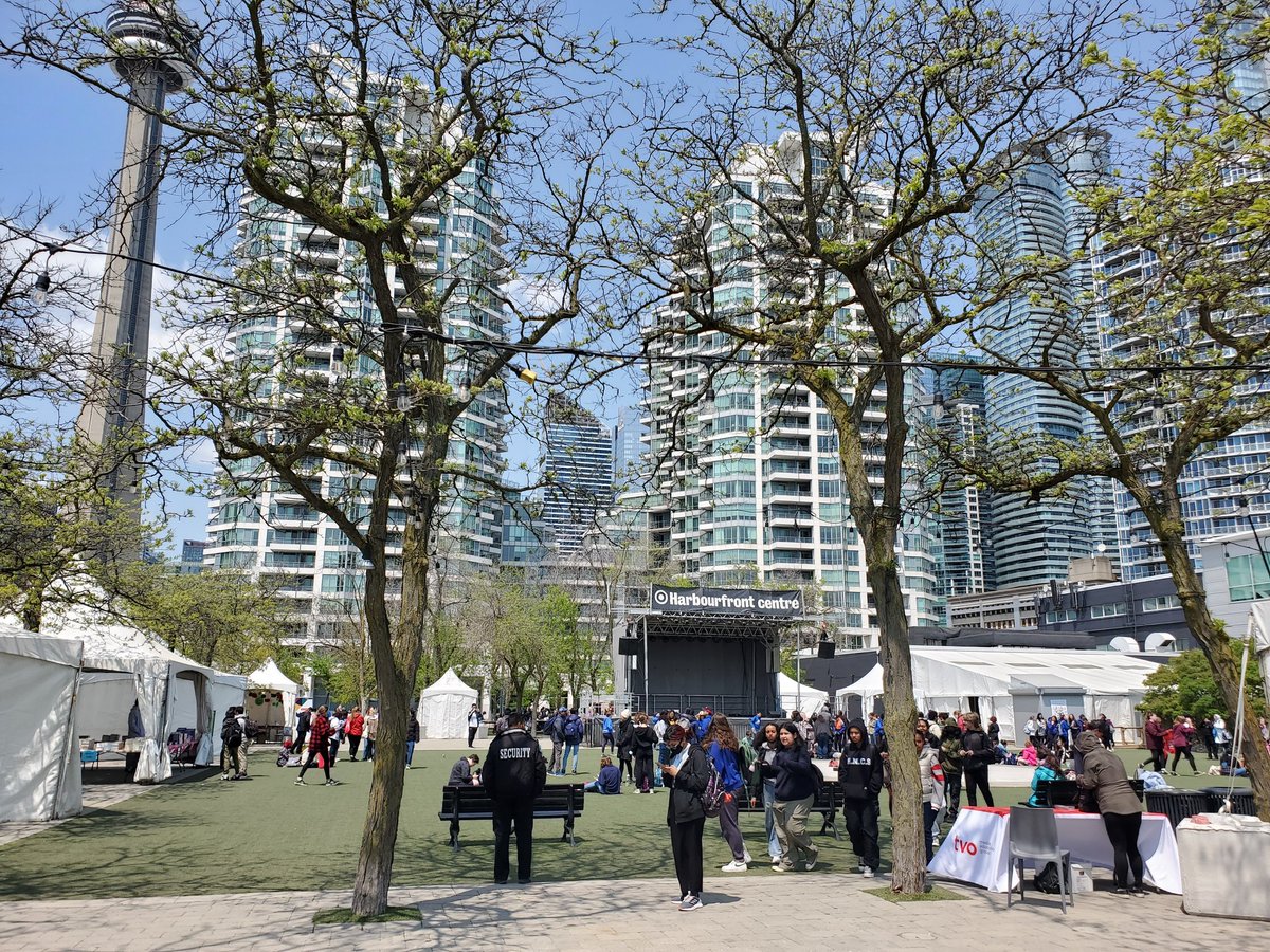 Our students participated in the <a href="/ForestofReading/">Forest of Reading</a> Festival of Trees yesterday and had a great time meeting authors at the <a href="/HarbourfrontTO/">Harbourfront Centre</a>. Such a fun day! <a href="/tdsb/">Toronto District School Board</a>