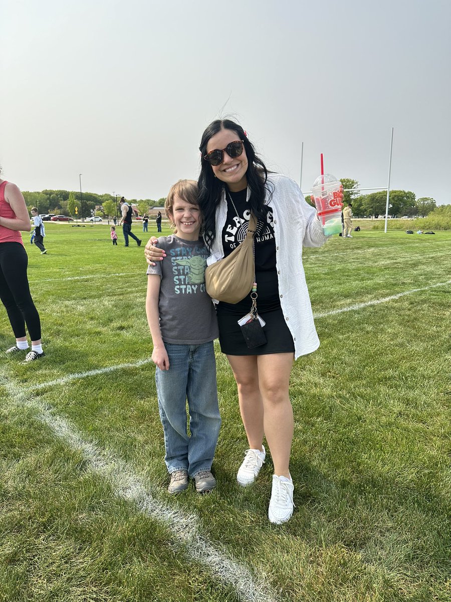 Mrs. Huls tweet media