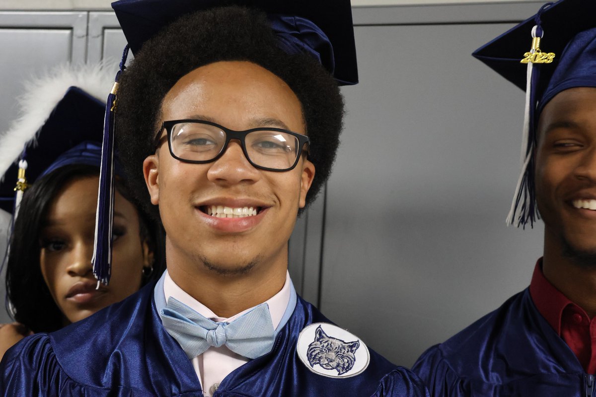 OKCPS's tweet photo. #OKCPSGraduation: The Star Spencer Class of 2023 is looking sharp and headed toward a bright future.
In just an hour, they’ll join the ranks of our OKCPS alumni! https://t.co/2gw9W0xFmL