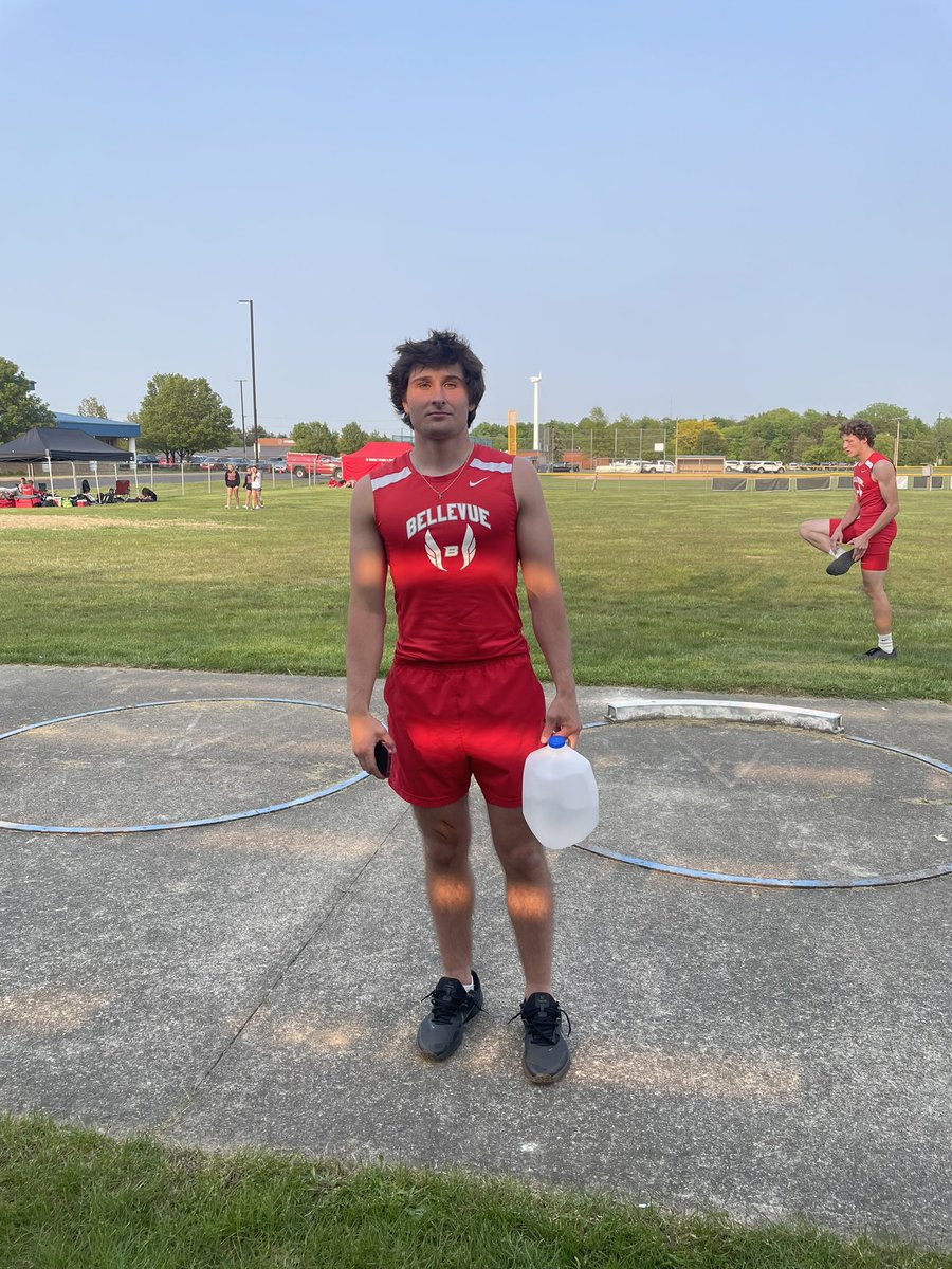 Deegs 🥉 in LJ with a PR jump of 20’5 1/2 . Advances to Regionals in Lexington next week 💪🏻