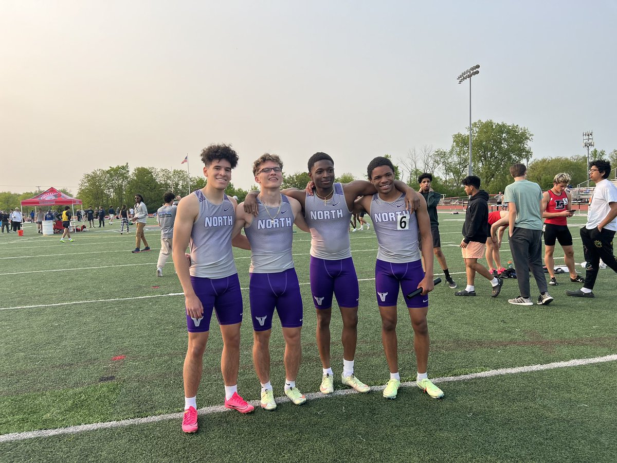 Vikings219's tweet photo. 4 X 200 has qualified for State!
Lostanau, Sticlaru, Osinowo, D Parker https://t.co/Ck7lu5Pto8
