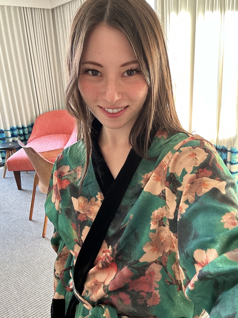 Talia, elf girl on Twitter: "I'd like to apply to be your friendly