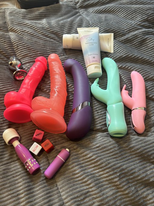 Come join my free to subscribe onlyfans page link below ⬇️  🖤  https://t.co/1MRqpB3ybF  #vibrators #dildo<a href="/tag/dildo"class="tags"><span>#dildo</span></a><a href="/tag/customs"class="tags"><span>#customs</span></a><a href="/tag/hotwife"class="tags"><span>#hotwife</span></a><a href="/tag/vibrators"class="tags"><span>#vibrators</span></a><a href="/tag/petiteblond"class="tags"><span>#petiteblond</span></a>