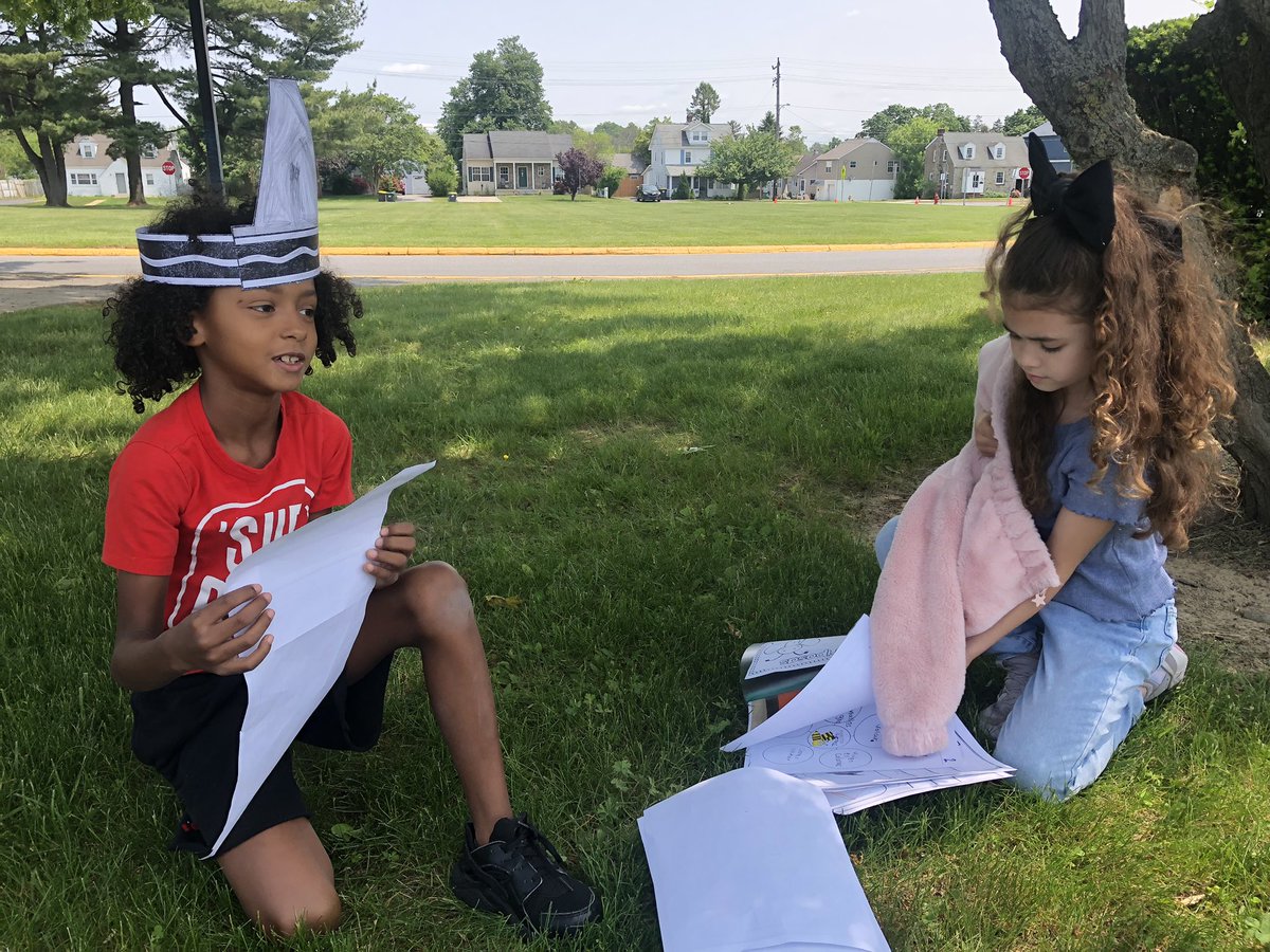 First and second graders sharing their writing pieces with each other!
@mayaaldas #GoMarbrookDolphins