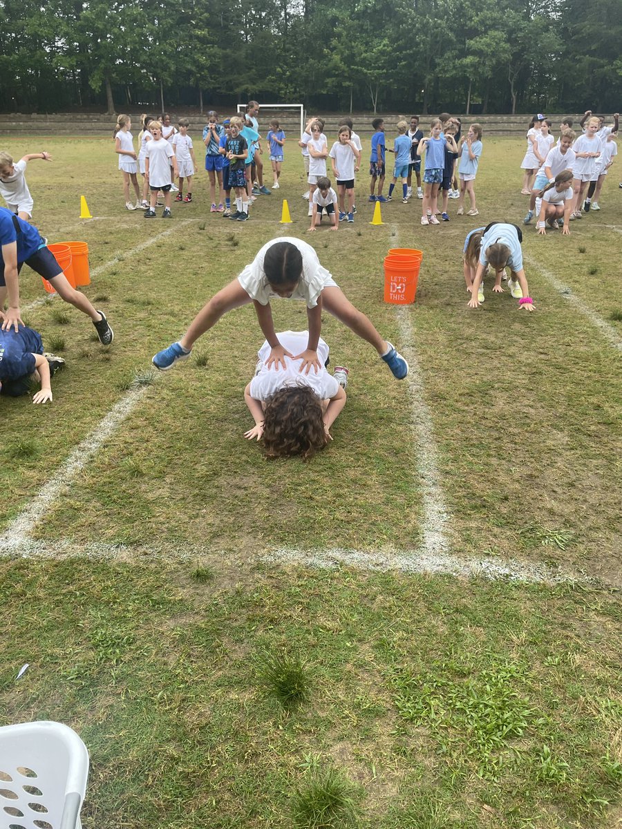 MrScott3rdGrade's tweet photo. A fantastic field day, despite being cut short by rain. Props to @jeddaustin @justybubPE @BrianBalocki #TrinityFD #trinitylearns https://t.co/9LxbR4N3Md