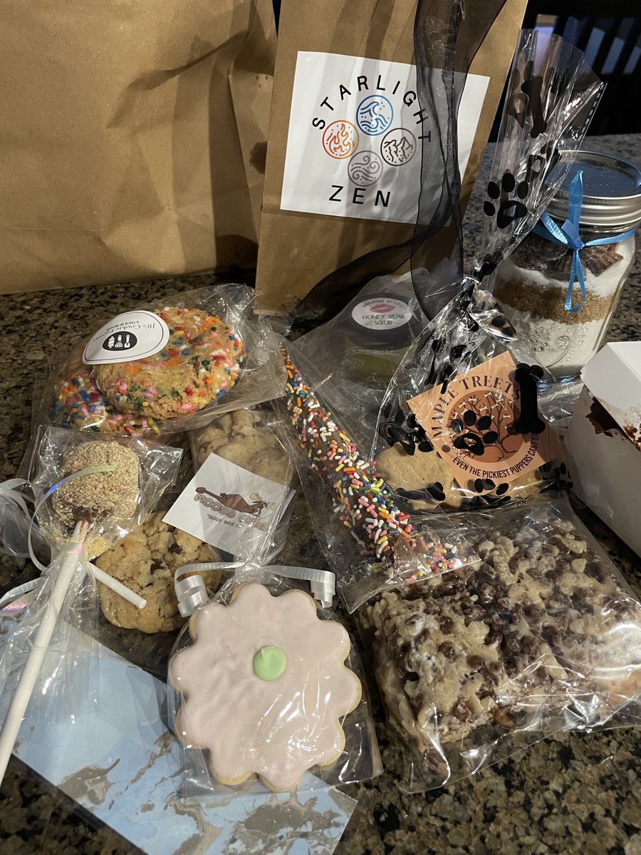 JenCalendrillo's tweet image. Never go hungry to the TREPS Marketplace! So proud of our budding entrepreneurs! ⁦@WPSEisenhower⁩