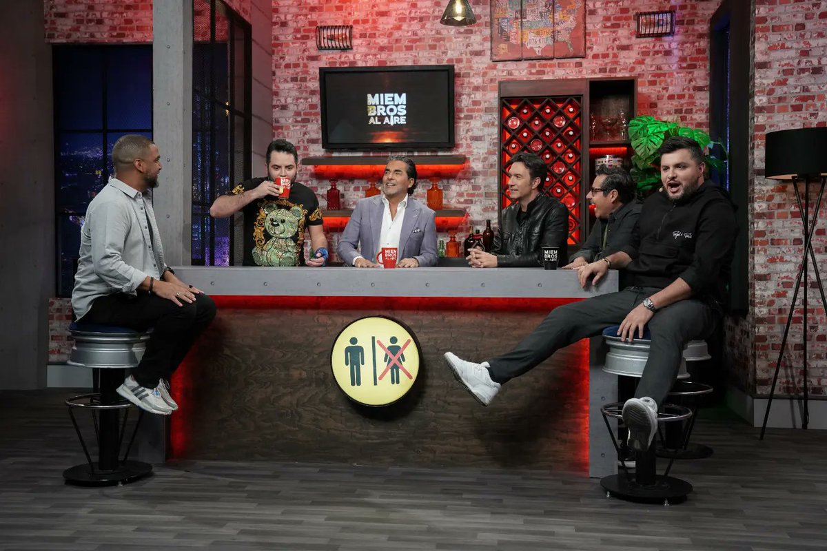 Esta noche tenemos cambios en @miembrosalaire nos vemos a las 9:30 pm por @UnicableOficial #SomosMiembros