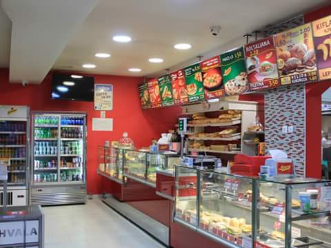 Random Bakery tweet media