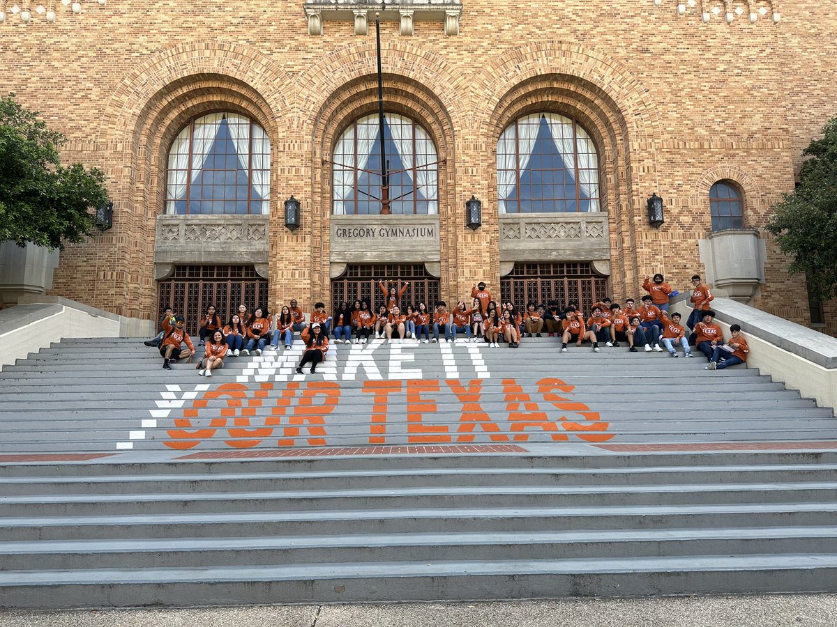 Ms_BalderasIISD's tweet photo. Yesterday @bowie_avid visited @UTAustin for the first time in @IrvingBowie_MS history! Staff and students had a great time getting to explore UT and getting a glimpse into their futures! Thank you @IISDFoundation for the incredible opportunity! #HookEm @AVID4College https://t.co/sYSulQqvO1