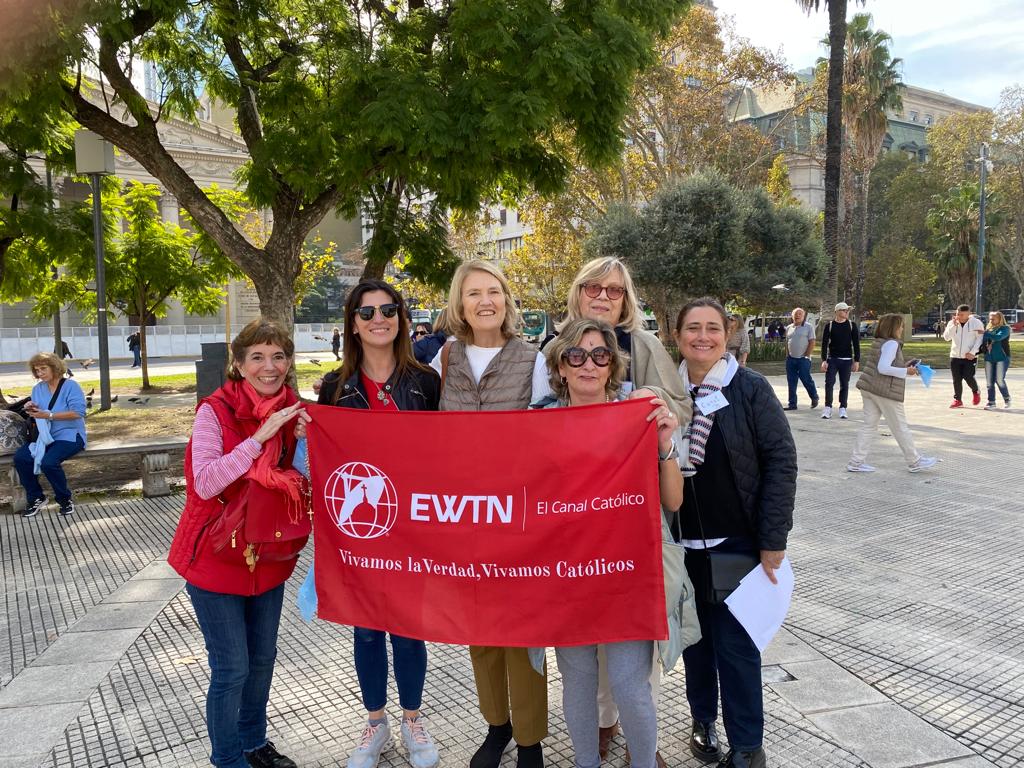 EWTNamis's tweet photo. En el Rosario Mundial de Mujeres, EWTN estuvo presente para apoyar y acompañar a través de las amigas misioneras de distintas ciudades en Latinoamerica. https://t.co/68S9k7nD1R