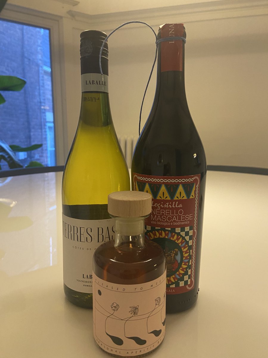What a delightful #LawSummerSanta2023 gift! Thank you so much Sarah Hahn :) Thank you also <a href="/SeanBawden/">Sean Bawden</a> for organizing.