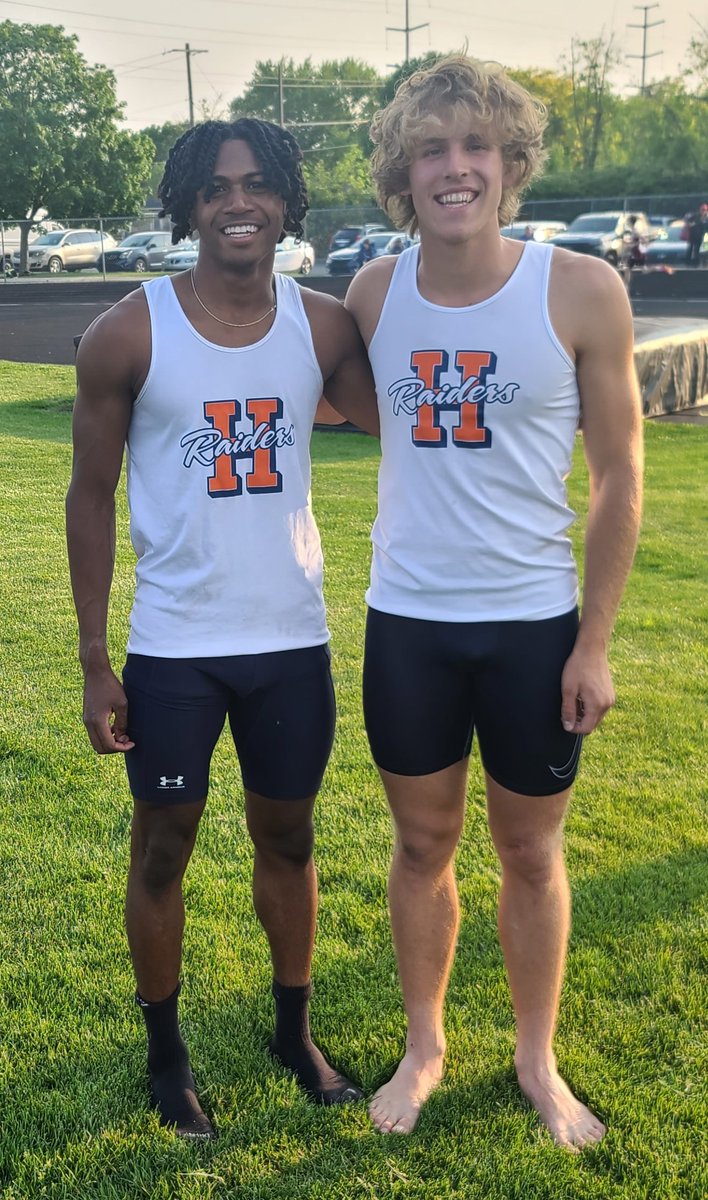 HHS_Sprinters's tweet photo. Sectional 100m, heading to Regionals:
@huber_finley 10.95 🥇
@Ej_Strong11 11.10 🥈 https://t.co/8WBMwtnF0w