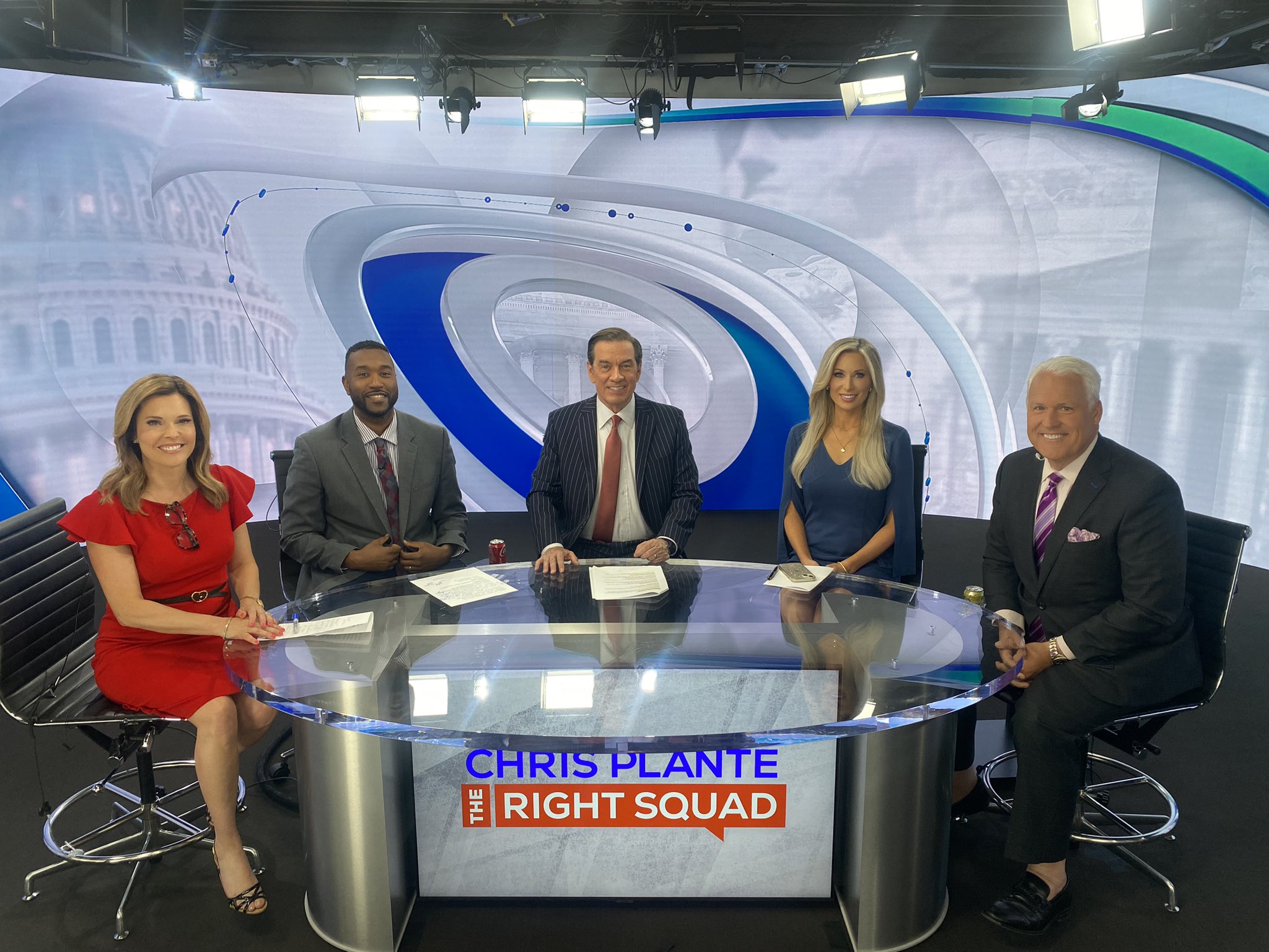 The Truth About Newsmax Anchors' Salaries - upgt72i