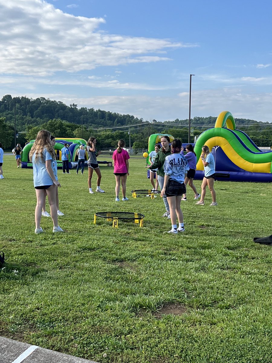 WalkerValleyHS's tweet photo. ACT Field Day in May was a success!! We are very proud of our 136 students that completed online practice to help improve their ACT scores! Many thanks to Dr. Phipps, Mrs. Klepzig, Coach Pope and his Event Planning class for organizing the fun! #OneValley #MoneyMakerTest https://t.co/5V8xuRkUkT