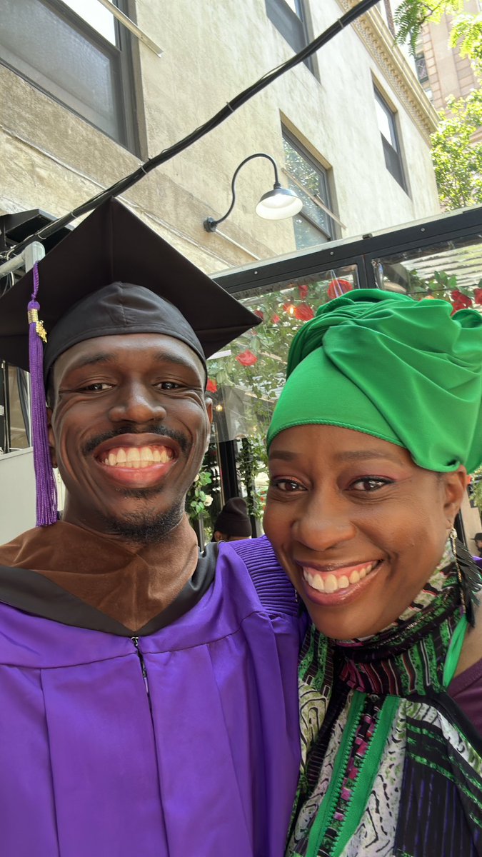 unclejee44's tweet photo. If this writing shit don’t work out, we running up in niggas’ houses!! NYU MFA me! 🎓 https://t.co/8zEveuu2zm