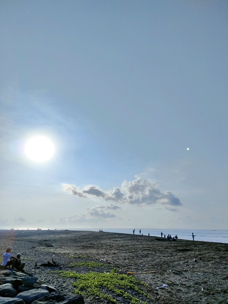 a2_bali's tweet photo. おはようございます

今日のバリ島は晴れ時々くもり⛅
ただいまの気温は24℃

久しぶりにビーチを朝散歩🚶🏼‍♀️

バリ島は
少しずつ涼しくなっています

それでは
今日も1日がんばりましょう💁🏻‍♀️✨

#バリ島
#企業公式が毎朝地元の天気を言い合う https://t.co/RoTbvkbrgf