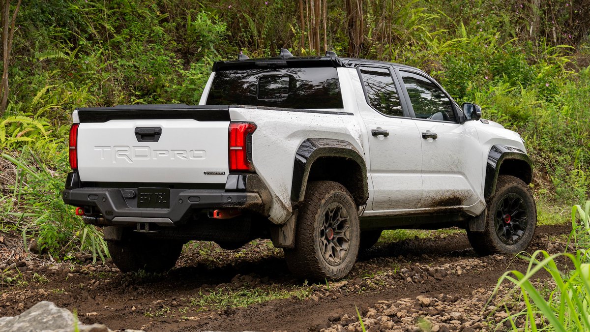 The 2024 Toyota Tacoma is officially here. It debuts with a new hybrid powertrain producing 326 horsepower, a 1,709-pound payload capacity, a new Trailhunter trim – and much more. bit.ly/3pOUplL