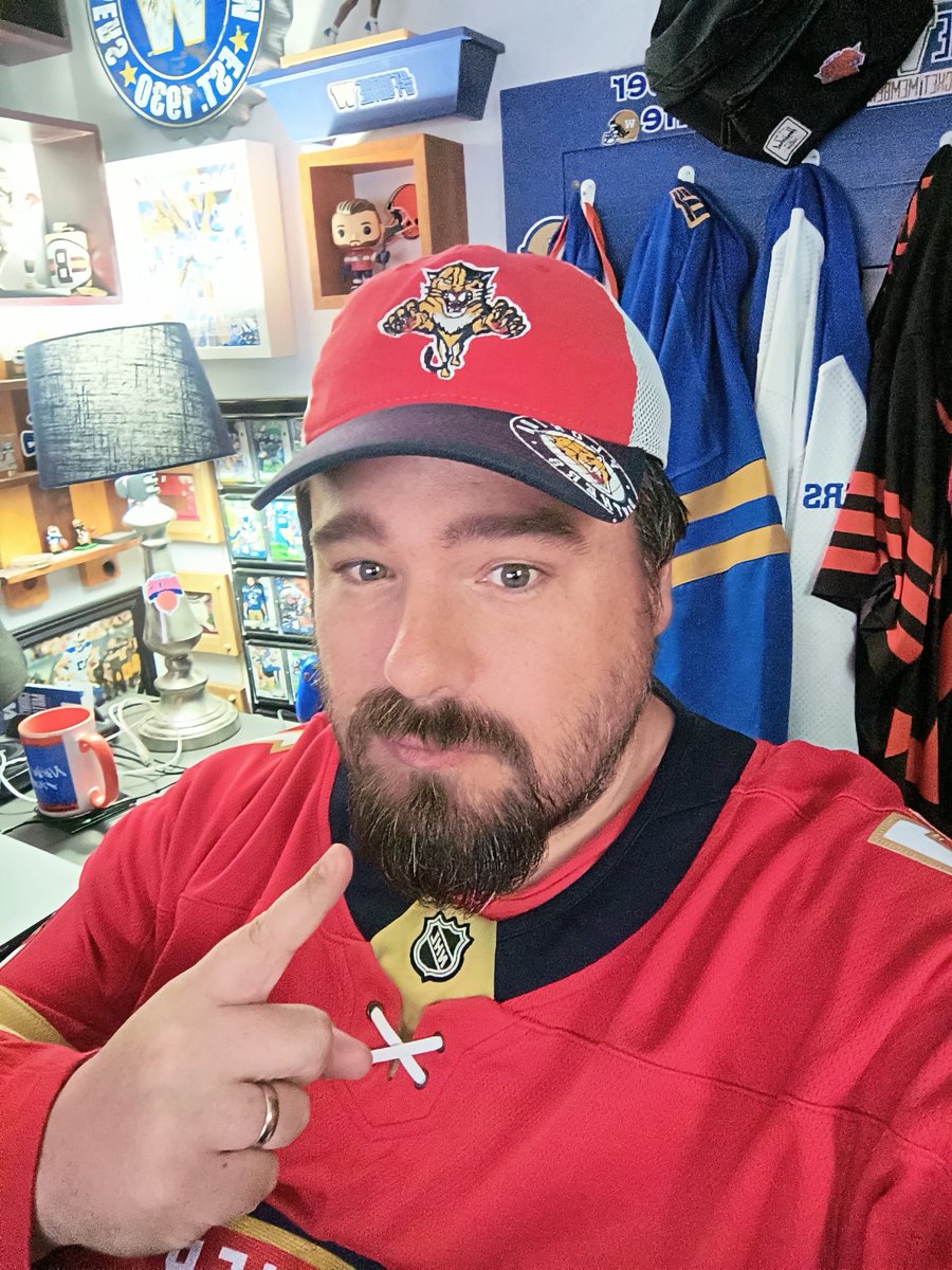 53Vander's tweet image. Checking in from Brandon 🇨🇦 getting ready to have @DougPlagens call synced up with the TV feed.

Go Cats!!!!!
#TimeToHunt 
#WorldFamousTwitterSegment