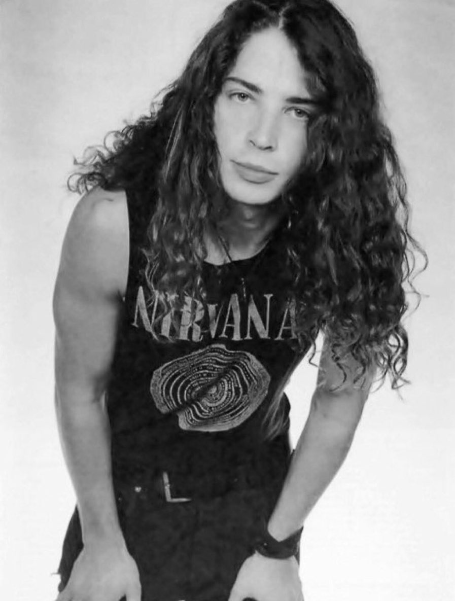 Hoy se cumplen seis años de la muerte de Chris Cornell, vocalista de Soundgarden, Temple Of The Dog y Audioslave: bit.ly/2w7nF8k #EfemérideQRP #ChrisCornell