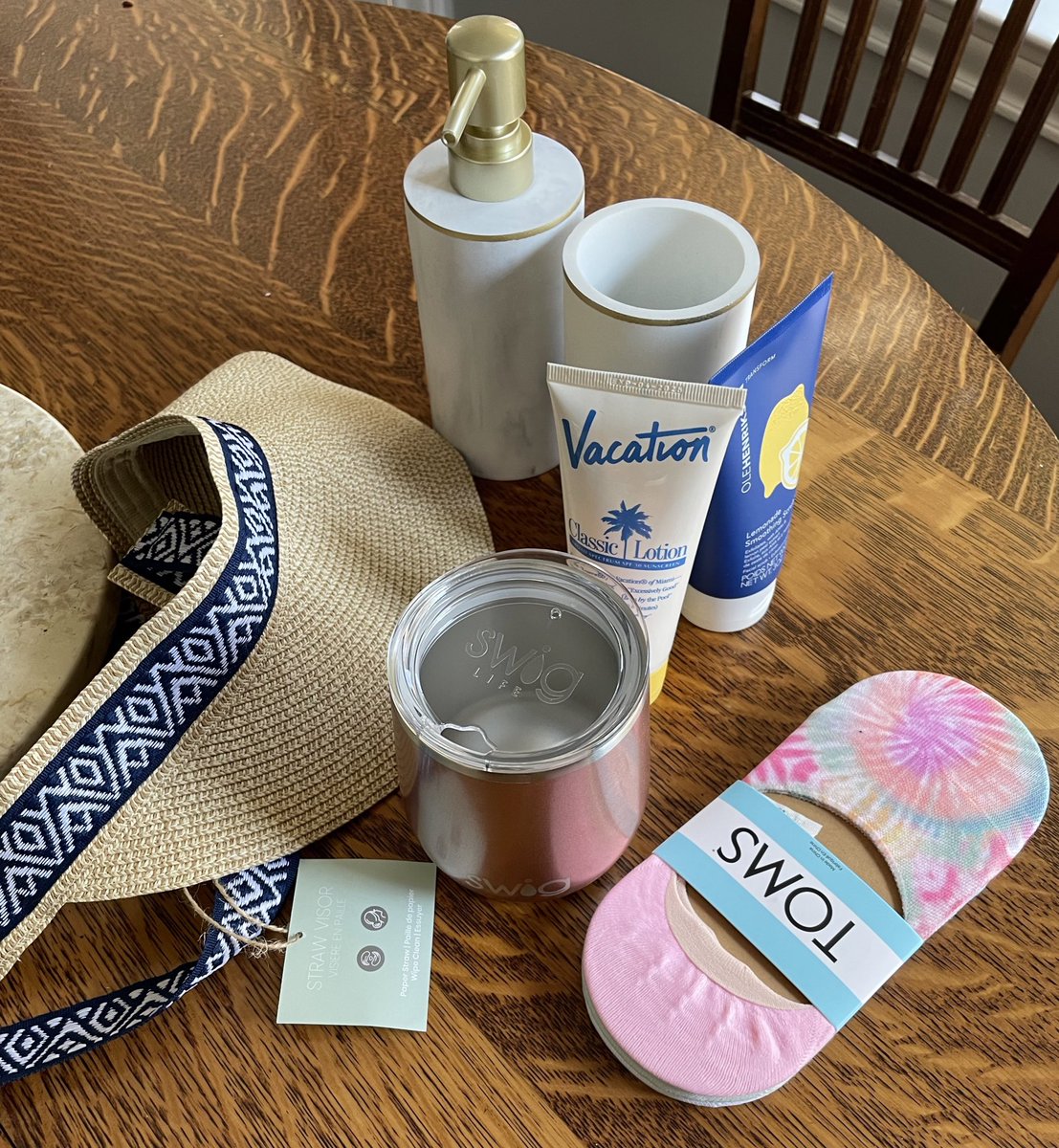 Shanmat's tweet image. #FabFitFun Seriously? This box is awful!!! It actually makes me feel  old! Boring, common and cheap feeling, just terrible. ☹️