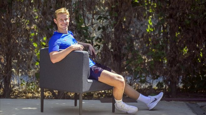 🎙️ ¿Será un verano tranquilo para ti? ¿United, Ten Hag?

🗣️ Frenkie De Jong: “ Estoy muy contento aquí, muy feliz. Quiero seguir muchos años en el Barça”.