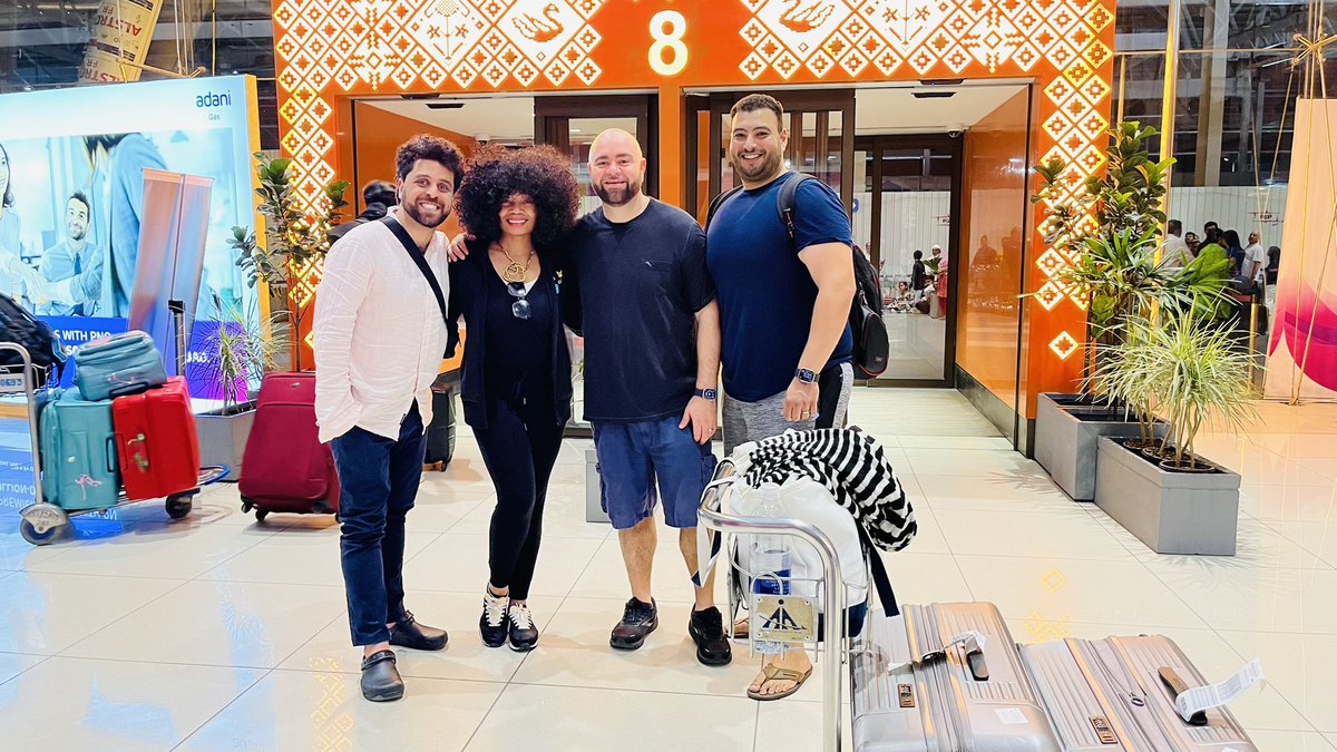 justguilda's tweet photo. Who Dat Is❓

It’s the ‘We landed at 4am crew’ pumped and ready for @sfindiadreamin!

It’s time 🕰️!!! Let’s go 🙌 https://t.co/UC9o0ZRiAW