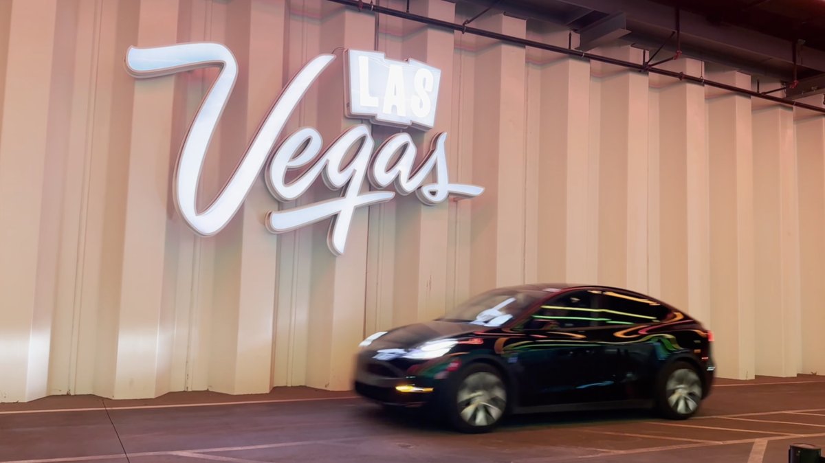 CityOfLasVegas's tweet image. Imagine being able to take a Tesla underground through a tunnel with stops at the airport, hotels and downtown. This isn’t something from some futuristic sci-fi movie. It’s the Vegas Loop, and it could become a reality in Las Vegas.

Ride along with us: youtu.be/dyZ4Ov7GDRA