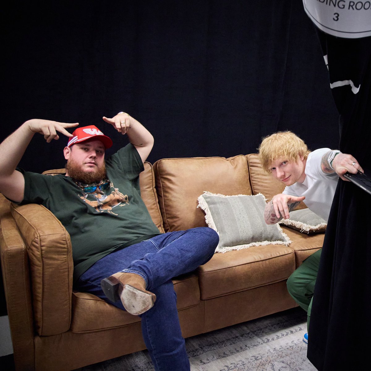 Luke Combs 🎤 (@lukecombs) on Twitter photo Always been a big fan of <a href="/edsheeran/">Ed Sheeran HQ</a>, so I was super pumped when he asked me to be on his new song “Life Goes On.” If you haven’t heard it yet, check it out! Always been a big fan of <a href="/edsheeran/">Ed Sheeran HQ</a>, so I was super pumped when he asked me to be on his new song “Life Goes On.” If you haven’t heard it yet, check it out!