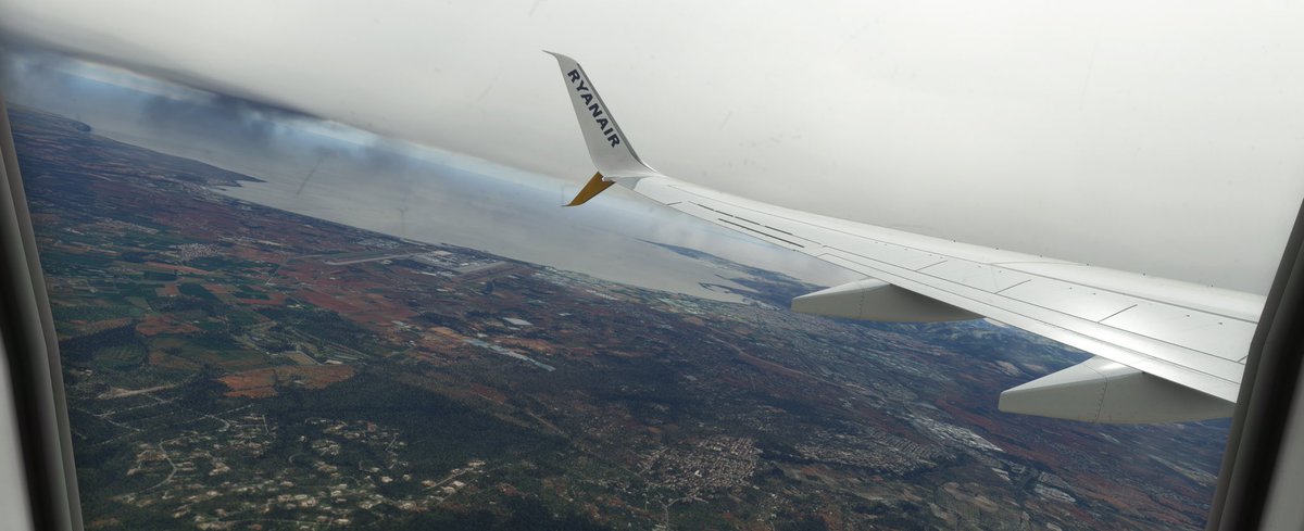 vRYReu's tweet photo. Captain Rivu storming out to Bournemouth this afternoon! Great shots ✈️ https://t.co/tpsfPkvHrO