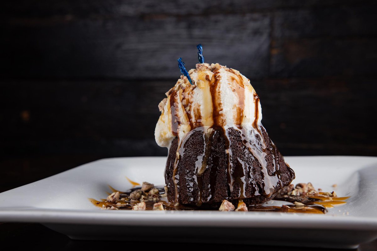 TimFinnegans's tweet photo. We just can't get enough of this 😍 Guinness Chocolate Brownie https://t.co/6tbnRTKoMH