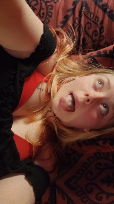 Tell me im pretty with $$$ https://t.co/EKy5GlvPc9