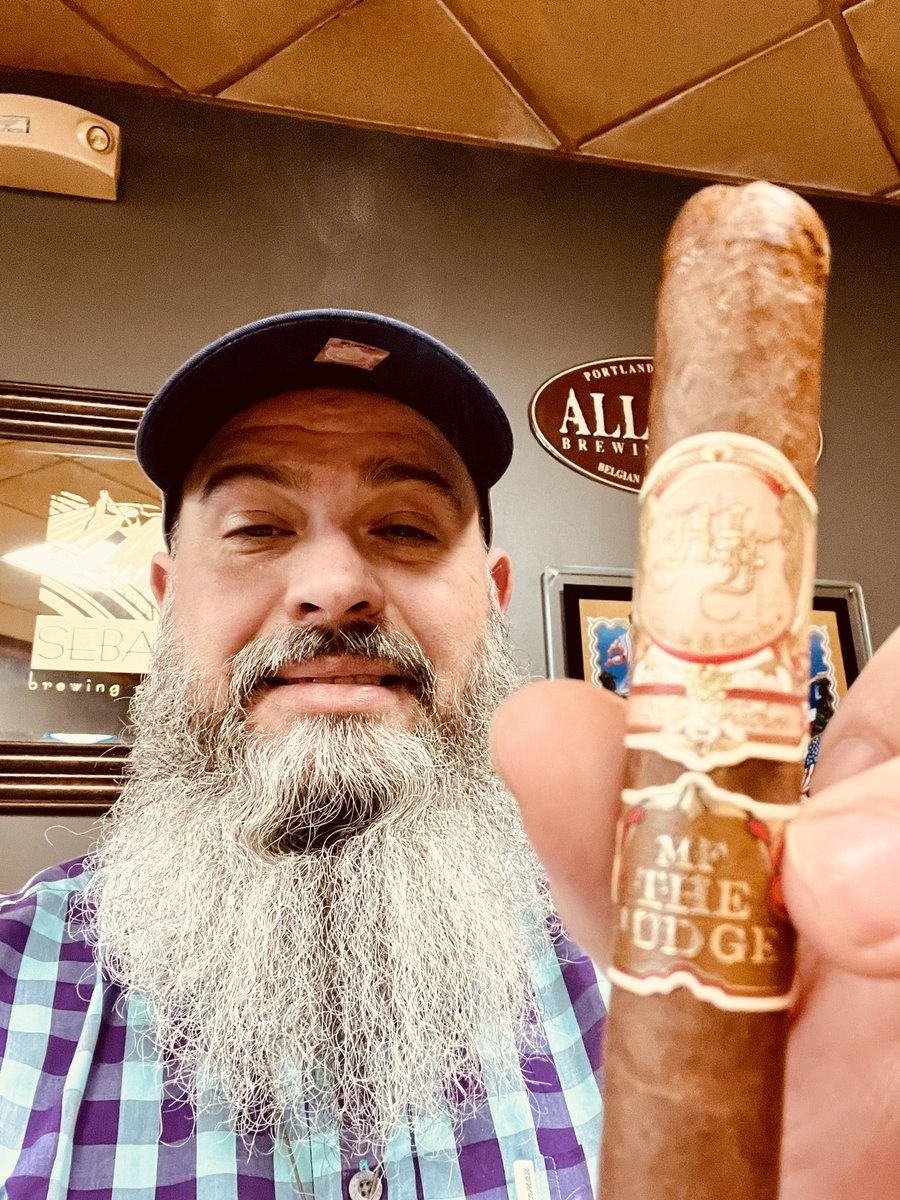 I love #TheJudge by @MyFatherCigars in the smaller sizes because you get a little more of the #Sumatra wrapper flavor. #AscensionDay