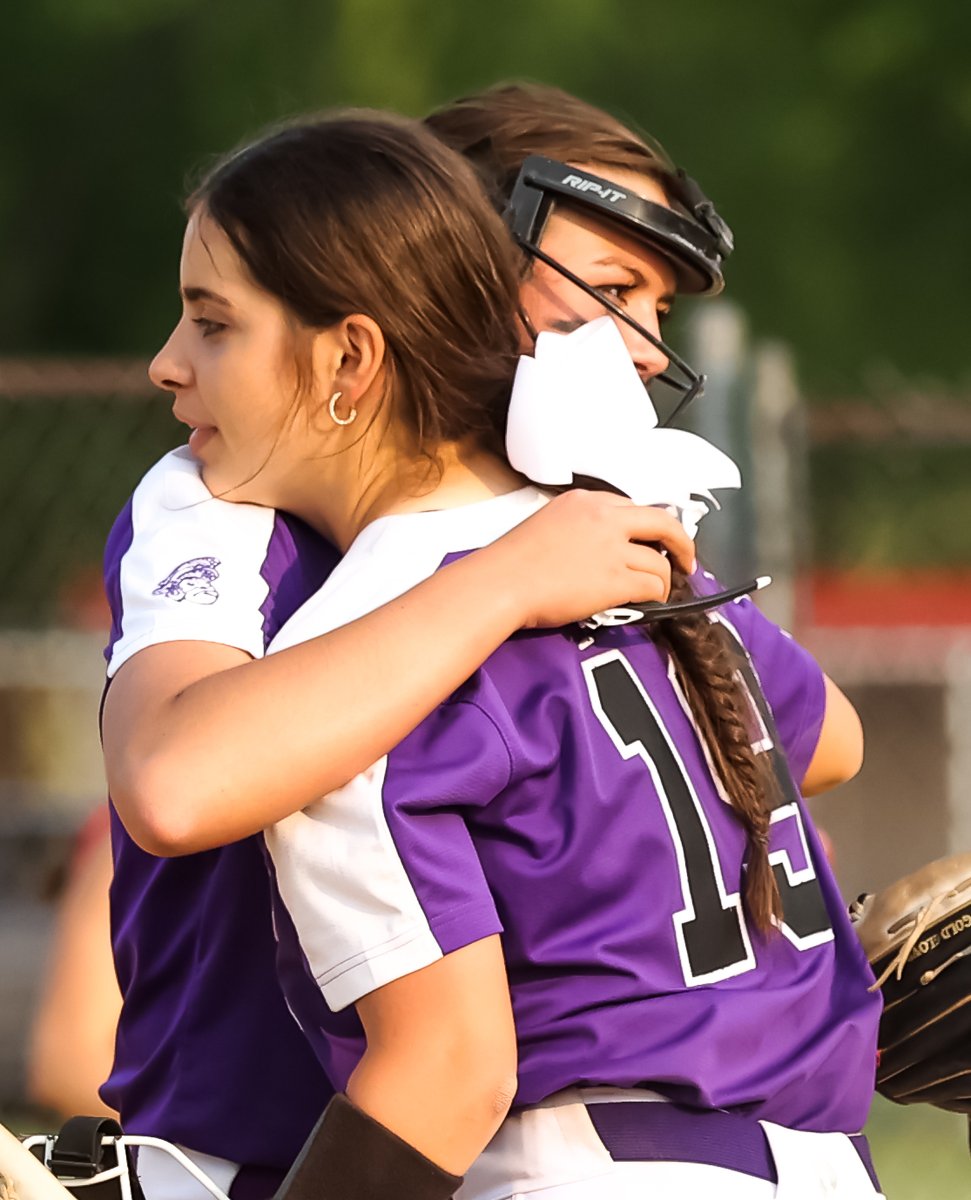 josh_mc1982's tweet photo. SB: Huge congrats to @SoftballTriway on winning today's District Championship 9-2 over Manchester! What an effort and it's been truly thrilling watching you all grow up over the course of the season! #TDR #DistrictChamps #RegionalBound #1of5 https://t.co/NEEaF8vCd6