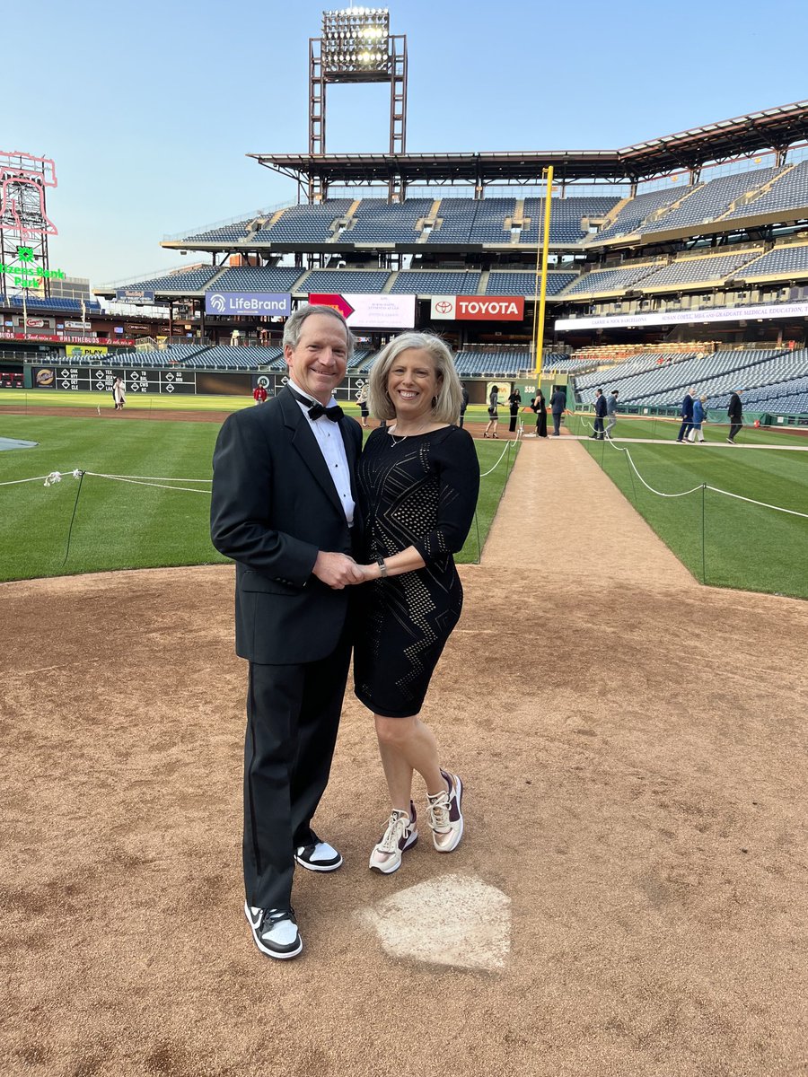 TheFamousDrEd's tweet photo. Hangin’ at home tonight with ⁦@elysestoner⁩ for a great cause. #TempleHealthGala #ShineBright https://t.co/BL8rYIisvs