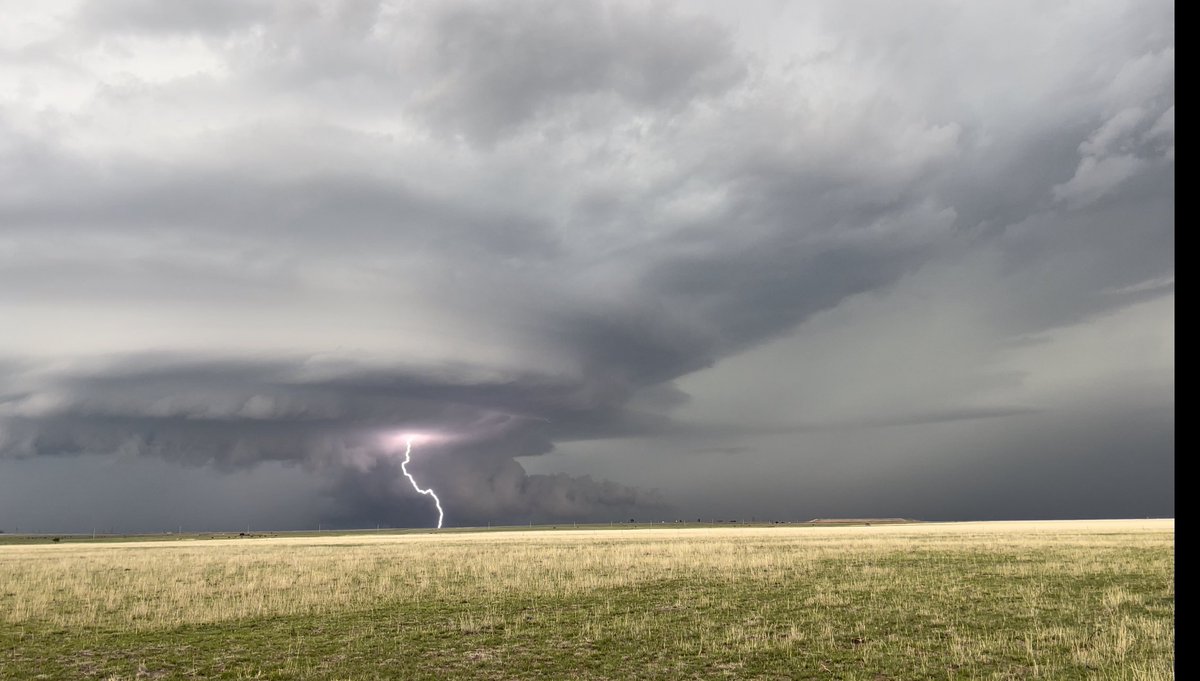 Tornado-warned supercell N of Amarillo, TX #txwx