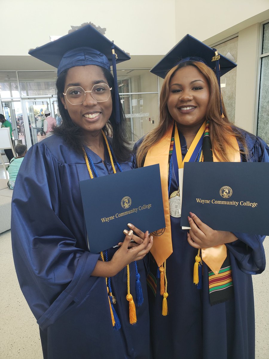 WayneEMCHS's tweet image. Congratulations to the recipients of The Mustang Award.. Asia P and Chantel C