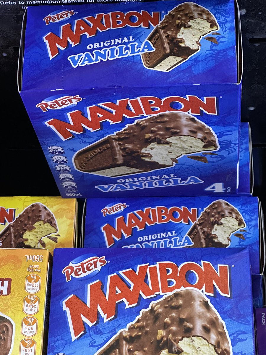 AmyOhVT's tweet image. 🤣🤣🤣 it got stuck and looks like magic #VTubersAreStillWatching #maxibon