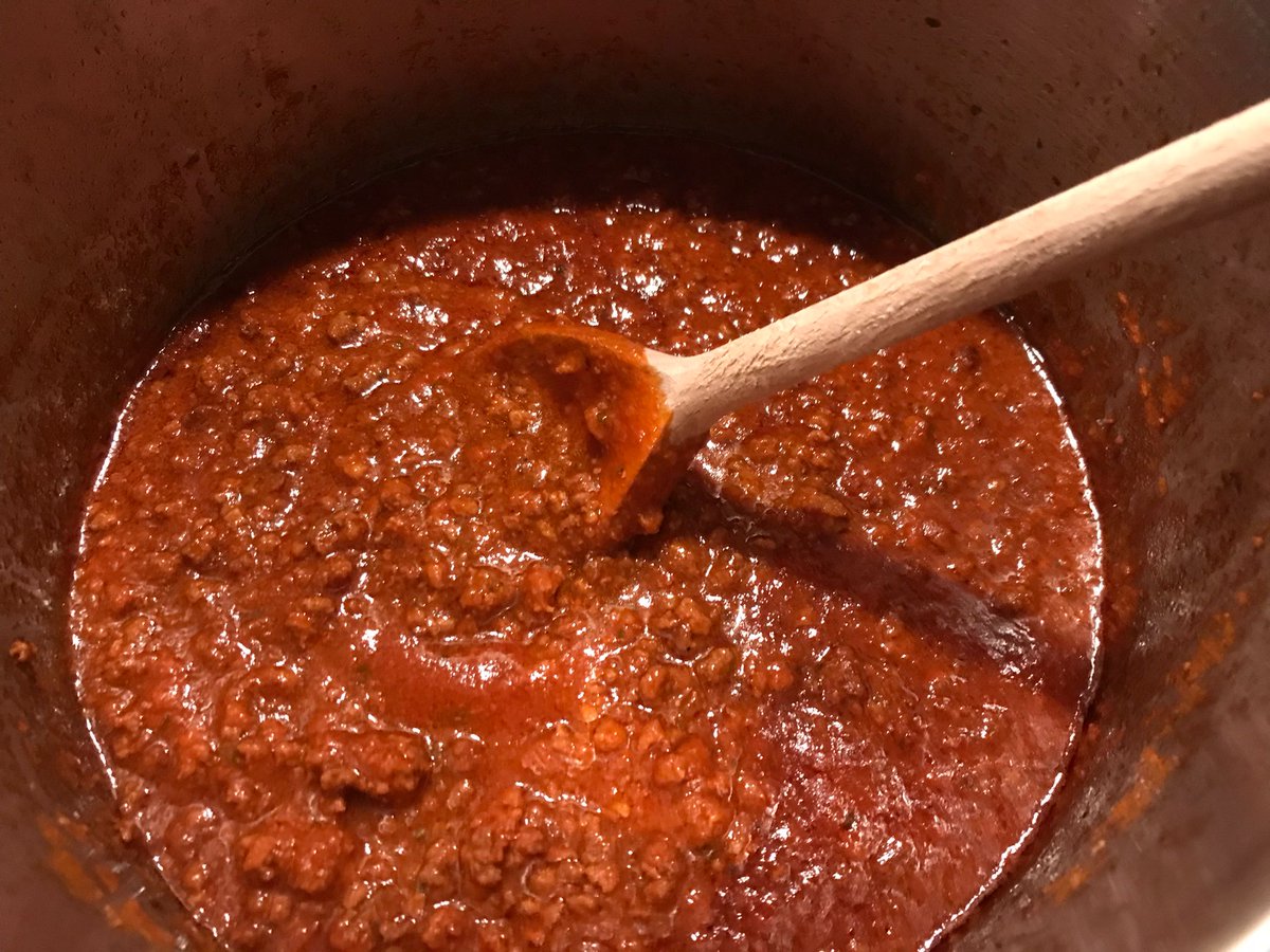 nonnaLella51's tweet photo. #Ragù #Bolognese #condimenti #salse #sugo #cucina #italiana #cucinare #ricette #scritteamano #tradizioni #famiglia #nonna #blogcucina #cibo #food #FoodieBeauty #foodblogger #homemade #eat #cooking #foodie #foodies #foodlover #foodlovers #yummy https://t.co/IjXctApAmG