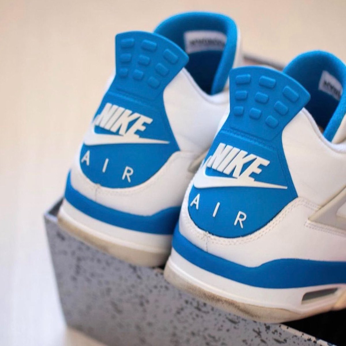 Summer 2024 🥵  sneakerbardetroit.com/air-jordan-4-m…