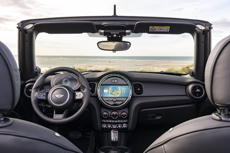 _Drivingplace's tweet photo. มินิ ประเทศไทย เผยโฉม MiNi Cooper S Convertible Seaside Edition รุ่นพิเศษ!
#รถใหม่ในประเทศ #Newcars #MiNiCooperSConvertible #SeasideEdition #Drivingplace #Media #AutoplaceThailand
ฝากกด👍กดแชร์ด้วยครับ🙏
https://t.co/njSEn4j5yz https://t.co/normuJsHyI