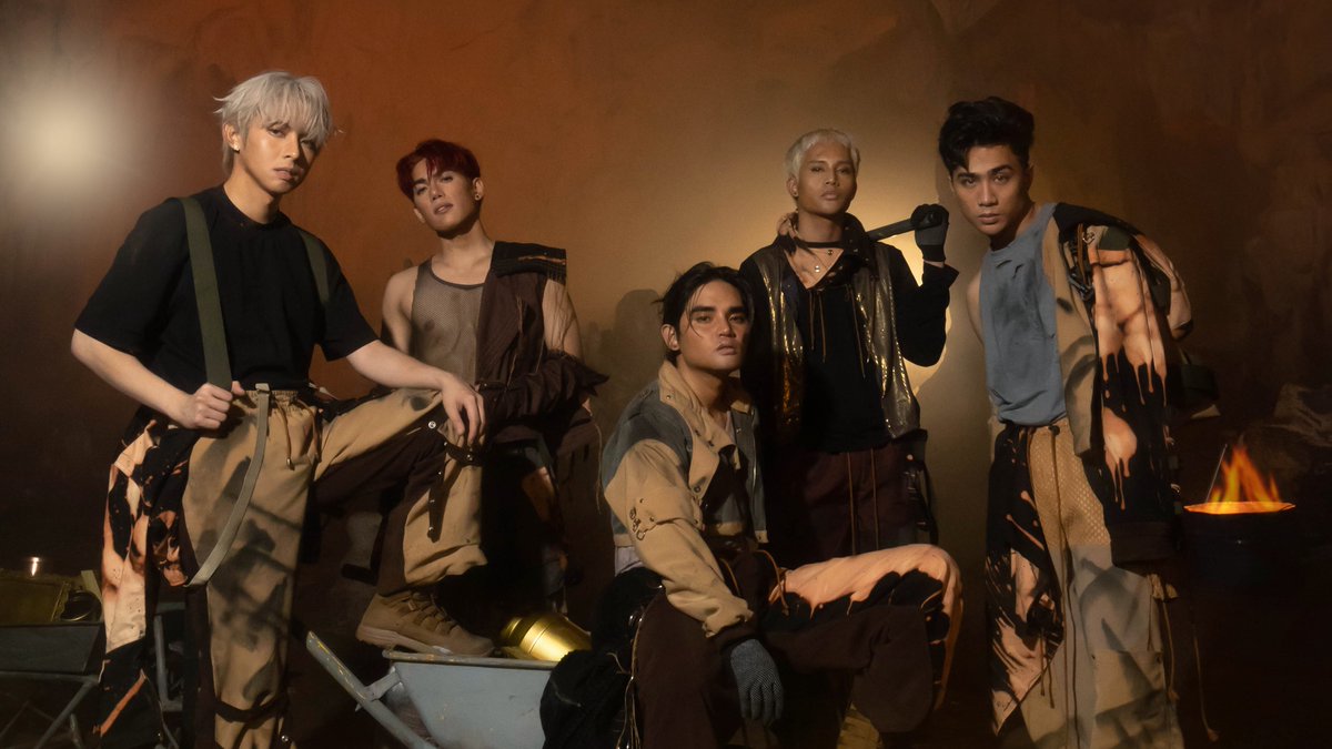 SB19 find gold in new single 'GENTO' — watch
bandwagon.asia/articles/sb19-…
#SB19 #SB19GENTO