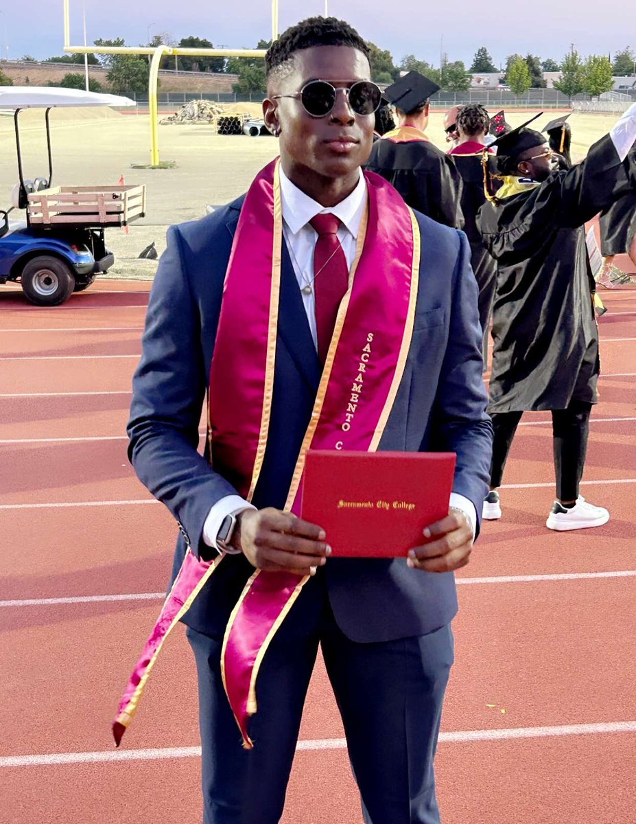 AA DEGREE IN HAND