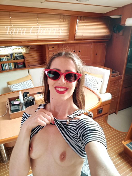 Devinez o&ugrave; je suis?  ☀️😋 #vendrediseins #vendredi_Seins #exhibition #nudity #sexy #hotwife #outdoor #flashing<a href="/tag/vendrediseins"class="tags">#vendrediseins</a><a href="/tag/vendredi_seins"class="tags">#vendredi_Seins</a><a href="/tag/brunette"class="tags"><span>#brunette</span></a><a href="/tag/sexy"class="tags"><span>#sexy</span></a><a href="/tag/exhibition"class="tags"><span>#exhibition</span></a><a href="/tag/outdoor"class="tags"><span>#outdoor</span></a><a href="/tag/hotwife"class="tags"><span>#hotwife</span></a>