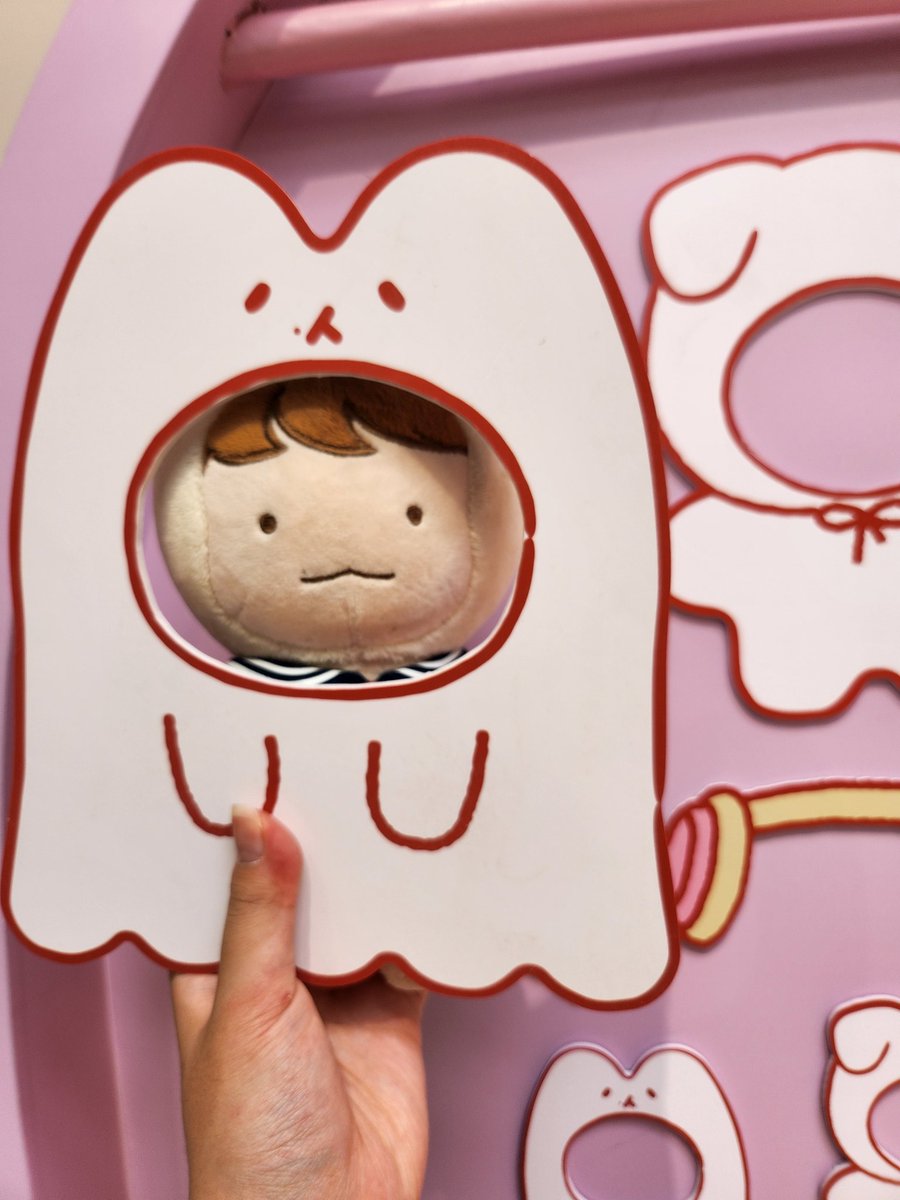 a___heart_B's tweet photo. 이거 옷장 이렇게 떼서 인형한테 대고 찍을 수 있다 너모 귀여워.. https://t.co/zrq1ZUISVI
