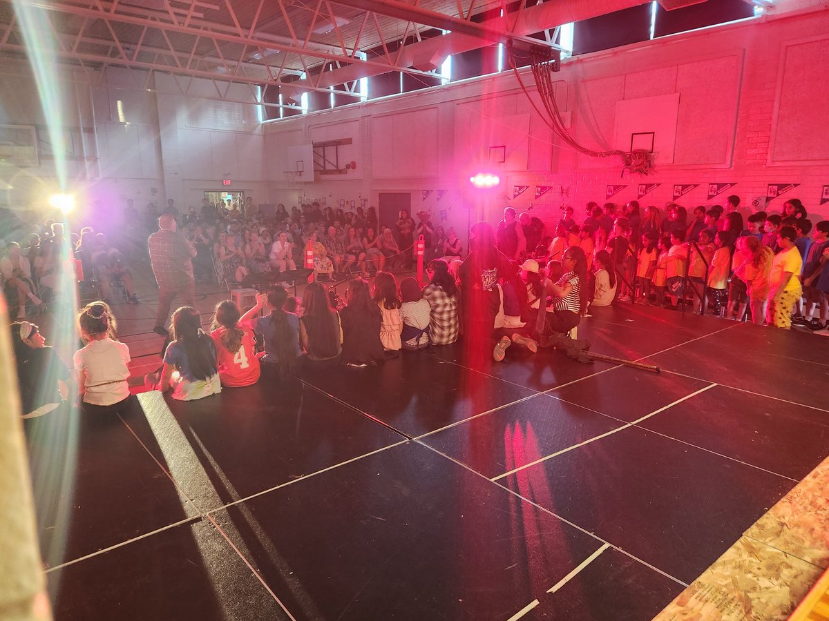 K (@kdmcarthur11) on Twitter photo And that's a wrap! Amazing job by cast and classes!
Thank you to all who put in so many months of work to make this happen.
<a href="/Surrey_Schools/">Surrey Schools</a> #sd36learn #SchoolPlay And that's a wrap! Amazing job by cast and classes!
Thank you to all who put in so many months of work to make this happen.
<a href="/Surrey_Schools/">Surrey Schools</a> #sd36learn #SchoolPlay